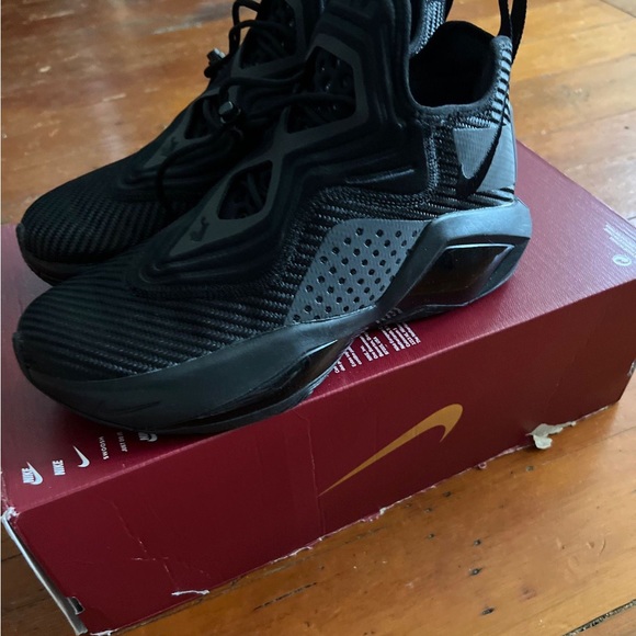 Nike LeBron James Soldier XIV 14 Triple Black Blackout Size 9 New - Picture 2 of 14